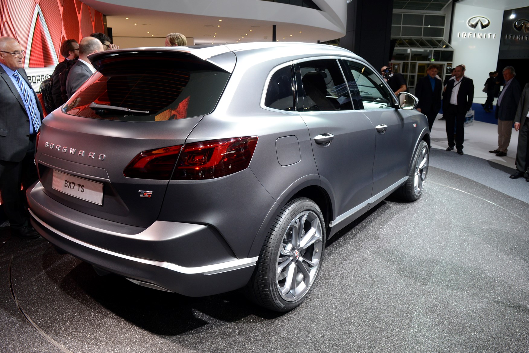 BX5 BX6 Press Kit BORGWARD Car range Pressemappe Genf 2016 auf 8 GB USB